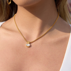 Colliers Pendentifs Classiques Pour Femmes En Acier Inoxydable Doré Avec Zircon, Étanches Et Anti-Ternissement h5 Image4