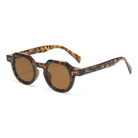 Lunettes de soleil pour femmes Simple Series Sweet, coloris unis et dégradés.