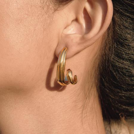 Boucles d'oreilles pendantes pour femmes, en acier inoxydable doré, imperméables et anti-ternissement, au design simple et incurvé