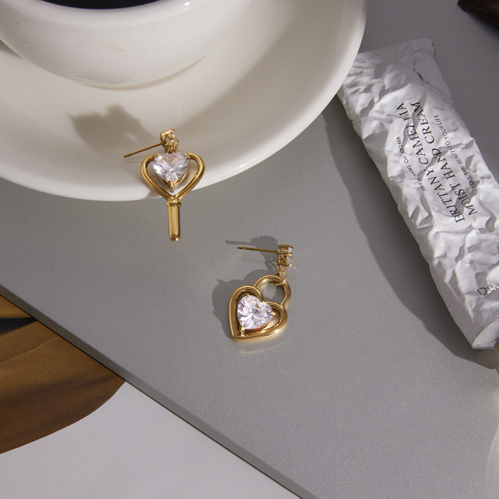Boucles D'Oreilles Pendantes Pour Femme, En Acier Inoxydable Doré, Forme Cœur Romantique, Zircon, Étanches Et Anti-Ternissement. Image5