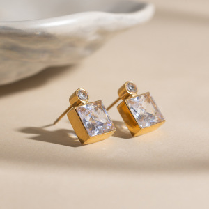 Boucles D'Oreilles Puces Carrées Simples En Acier Inoxydable Doré Avec Zircon, Imperméables Et Anti-Ternissement Pour Femmes h5 Image7