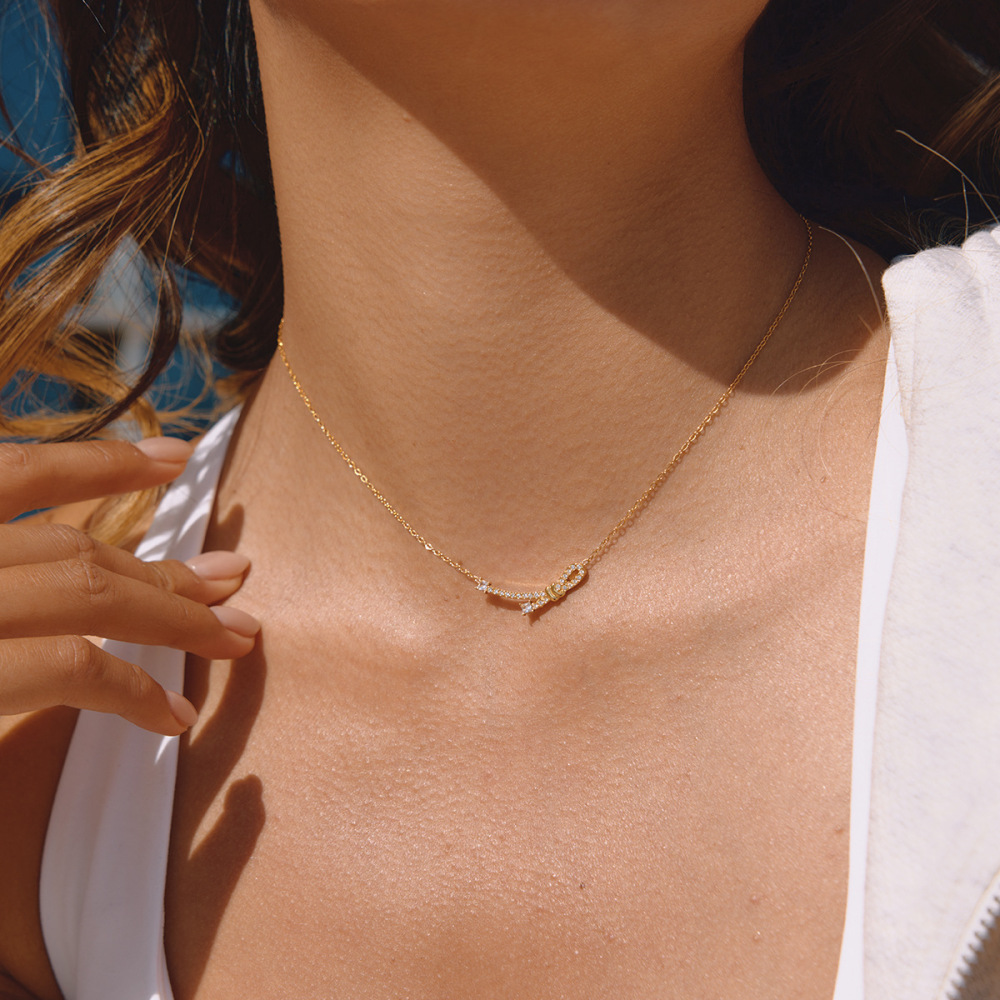 Collier Pendentif Sophistiqué Pour Femme, En Acier Inoxydable Doré, Avec Nœud Papillon, Imperméable Et Anti-Ternissement Image4