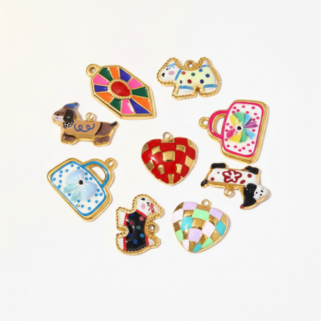 Pendentif femme en acier titane couleur or, motif teckel mignon 2