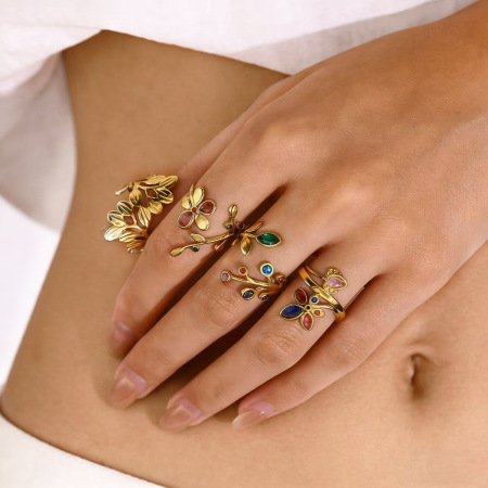 Bagues pour femmes en acier inoxydable doré, ornées de zircon et serties de fleurs romantiques en forme de feuille. 2