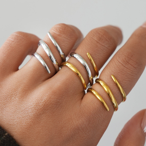 Bagues Tendance En Acier Inoxydable, Couleur Or, Aux Lignes Irrégulières Et Au Style Minimaliste Épuré, Parfaites Au Quotidien. Elles Sont Étanches Et Conçues Pour Un Usage Quotidien. h5 Image3