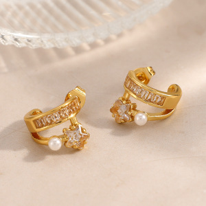 Boucles D'Oreilles Créoles Pour Femmes Simple Star En Acier Inoxydable, Étanches, Couleur Or Et Zircon. h5 Image3