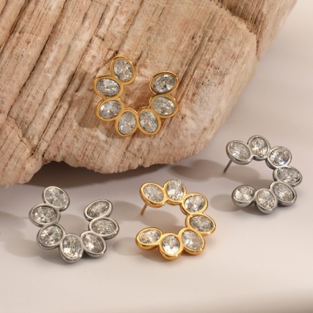 Boucles d'oreilles puces pour femmes Sweet Flower en acier inoxydable étanche couleur or avec strass 2