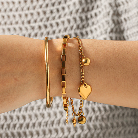 Bracelet à breloques Daily Heart Chain en acier inoxydable étanche couleur or pour femme