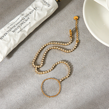 Chaîne de main simple en acier inoxydable étanche couleur or avec zircon pour femme