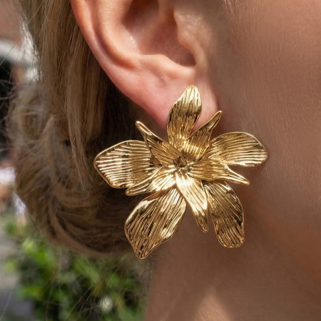 Boucles d'oreilles puces rétro à fleurs en acier inoxydable étanche couleur or pour femmes 2