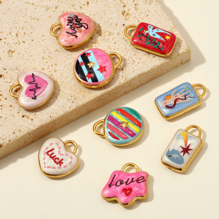 Pendentifs romantiques à faire soi-même en acier inoxydable, couleur or, avec lettres, cœurs, animaux et étoiles. 2
