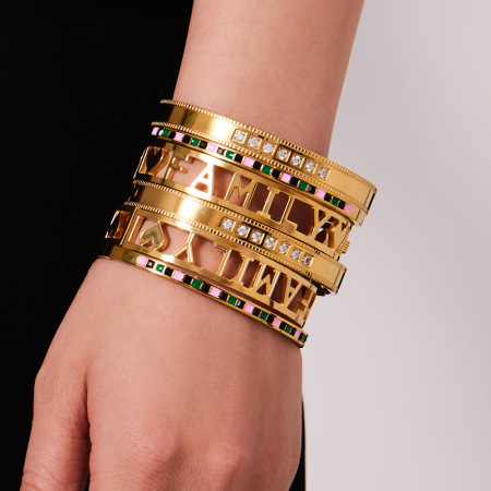 Bracelets pour femmes en acier inoxydable doré ajouré avec lettres 2