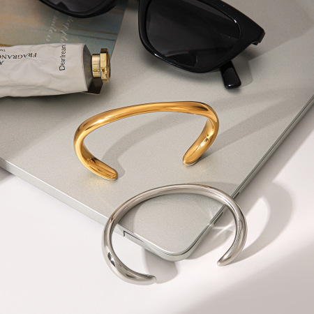 Bracelet manchette simple en acier inoxydable étanche couleur or pour femme 2