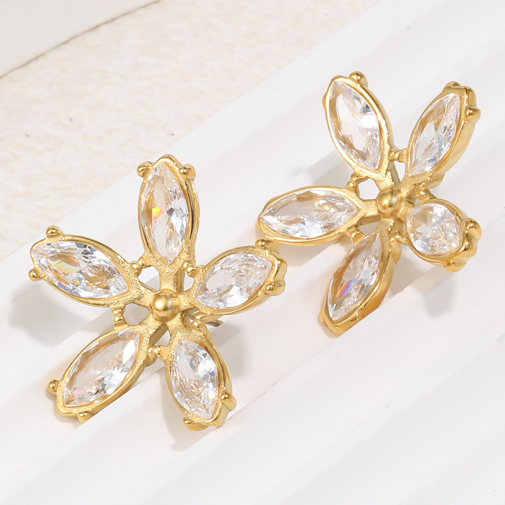 Boucles D'Oreilles Puces Pour Femmes Sweet Flower En Acier Inoxydable Étanche Couleur Or Et Zircon h5Image4