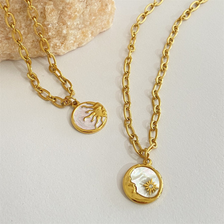 Colliers pendentifs pour femmes, collection classique rétro soleil et lune, en acier inoxydable étanche, couleur or 2