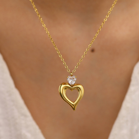 Ensembles de colliers pour femmes en acier inoxydable imperméable avec zircon doré et motif cœur simple 2