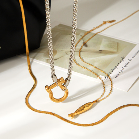 Colliers pendentifs pour femmes en acier inoxydable, couleur or, en forme de poisson 2
