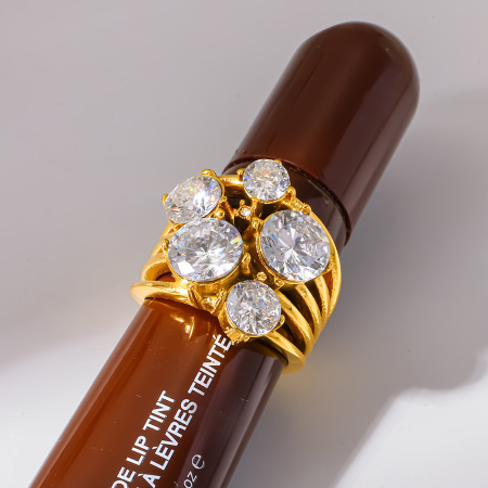 Bagues élégantes et luxueuses en acier inoxydable doré, de forme irrégulière et serties de zircon, avec embout rond et forme irrégulière. Elles sont imperméables et ornées de zircon. 2
