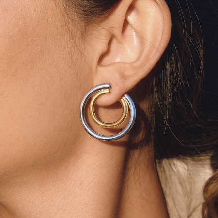 Boucles d'oreilles puces pour femmes, en acier inoxydable imperméable, de forme simple et de couleurs assorties.