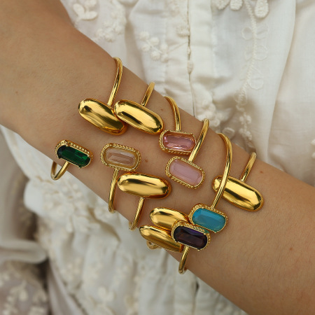Bracelet manchette simple rectangulaire en acier inoxydable étanche couleur or avec zircon pour femme