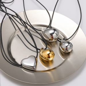 Collier Pendentif En Forme De Cœur Daily Droplet En Acier Inoxydable Étanche Couleur Or Pour Femme h5 Image2