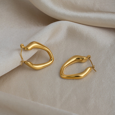 Boucles d'oreilles créoles minimalistes irrégulières en acier inoxydable imperméable couleur or pour femmes