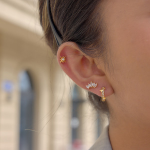 Boucles D'Oreilles Créoles Pour Femmes Simple Star En Acier Inoxydable Étanche Couleur Or Avec Zircon h5 Image3