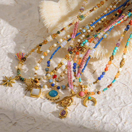 Colliers de perles bohèmes à pompons et pierres naturelles couleur or pour femmes 2