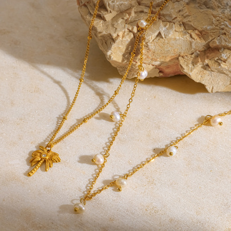 Colliers pendentifs pour femmes, collection Simple, motif plante à pompon quotidien, en acier inoxydable étanche couleur or et zircon.
