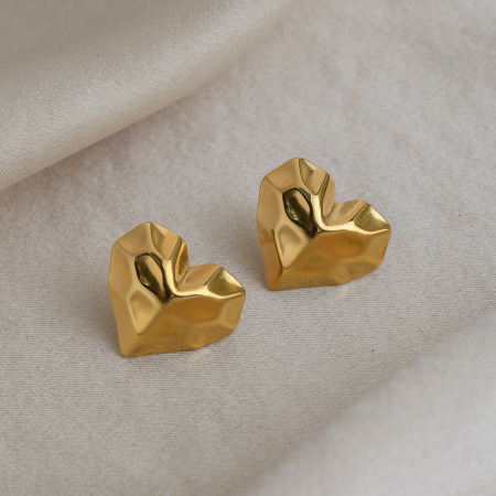 Boucles d'oreilles puces pour femmes, motif cœur simple et quotidien, en acier inoxydable étanche couleur or.