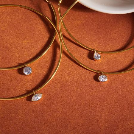 Colliers pendentifs pour femmes en acier inoxydable, étanches, couleur or, avec zircon et motif goutte simple 2