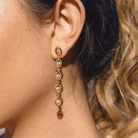 Boucles d'oreilles pendantes pour femmes, simples et rondes, en acier inoxydable doré avec zircon, étanches et anti-ternissement.