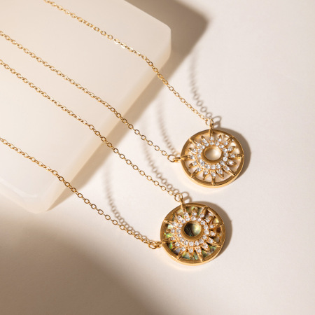 Colliers pendentifs pour femmes en acier inoxydable rétro étoile, étanches, couleur or et zircon