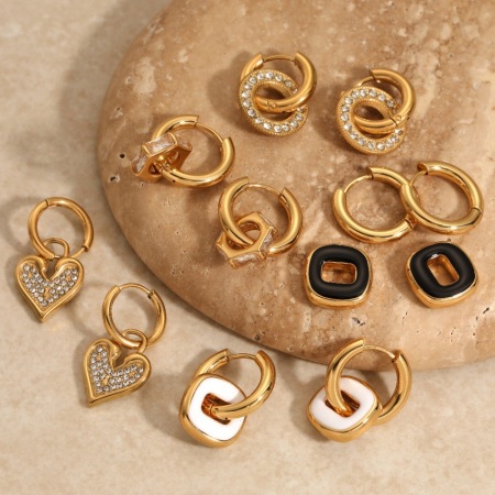 Boucles d'oreilles créoles luxueuses en forme de cœur, en acier inoxydable, couleur or, étanches, ornées de strass. 2