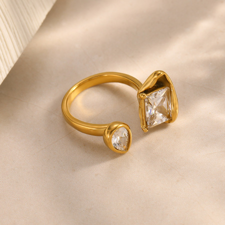 Bagues pour femmes en acier inoxydable de forme simple et irrégulière, étanches, couleur or, serties de zircon. 2