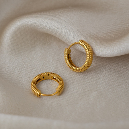 Boucles d'oreilles créoles Simple Series Simple Circle pour femmes, en acier inoxydable étanche, couleur or 2