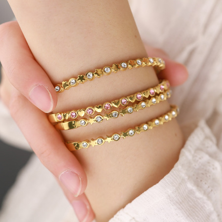 Bracelets pour femmes en acier inoxydable doré avec cristaux en forme de cœur et d'étoile