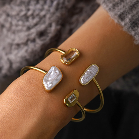 Bracelets manchettes classiques rétro de forme irrégulière en acier inoxydable, couleur or, avec zircon et perle. 2