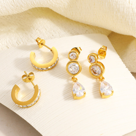 Boucles d'oreilles créoles pour femmes, en acier inoxydable étanche, couleur or, ornées de zircon et d'un motif goutte simple. 2