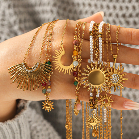 Colliers pendentifs rétro en forme de cœur et de soleil, en acier inoxydable étanche, couleur or et zircon, pour femmes 2