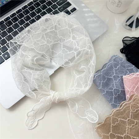 Écharpes d'été pour femmes en dentelle unie à motif cœur romantique