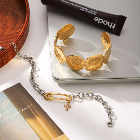Bracelet Manchette Rétro Rond En Acier Inoxydable Étanche Couleur Or Pour Femme