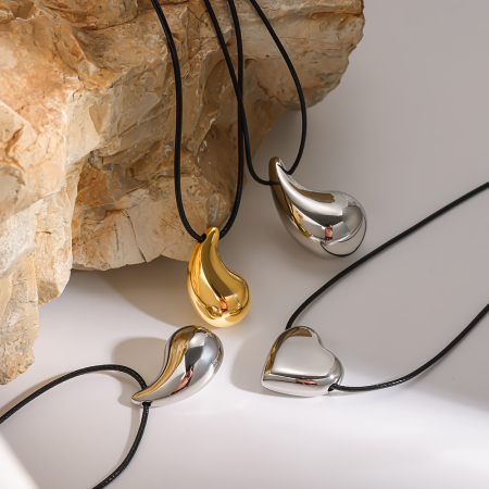Collier pendentif en forme de cœur Daily Droplet en acier inoxydable étanche couleur or pour femme