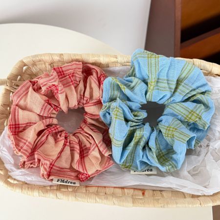 Chouchous pour femmes en tissu à carreaux doux multicolores de la série romantique 2