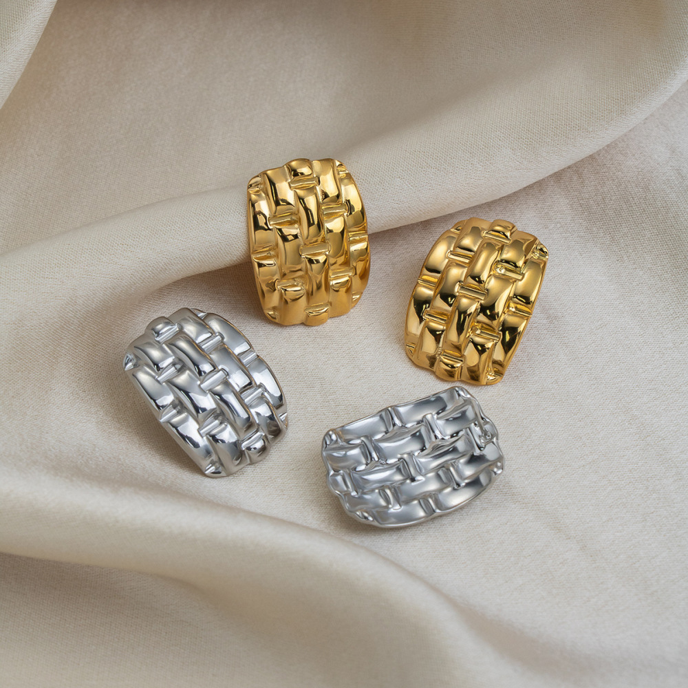Boucles D'Oreilles Puces Pour Femmes Simple Series Daily Square En Acier Inoxydable Étanche Couleur Or Image4