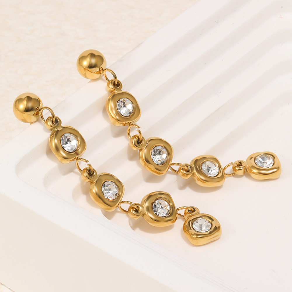 Boucles D'Oreilles Pendantes Pour Femme, Luxueuses Et Élégantes, En Acier Inoxydable Étanche Couleur Or, Ornées De Zircon Et D'Un Pompon Rond. Image3