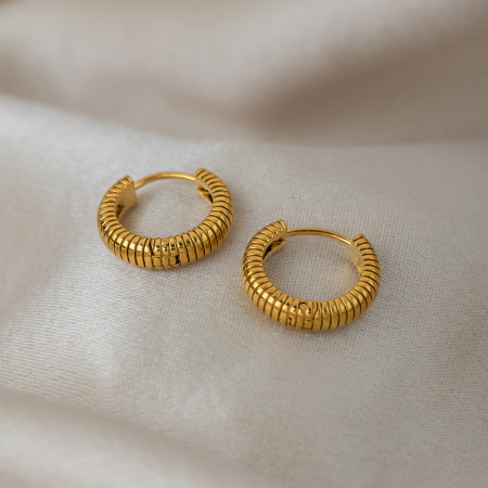 Boucles d'oreilles créoles Simple Series Simple Circle pour femmes, en acier inoxydable étanche, couleur or