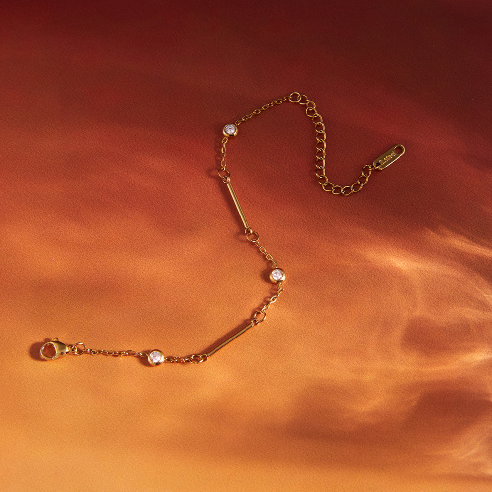 Bracelet À Breloques Pour Femme En Acier Inoxydable Étanche, Forme Soleil, Couleur Or, Zircon. Image4