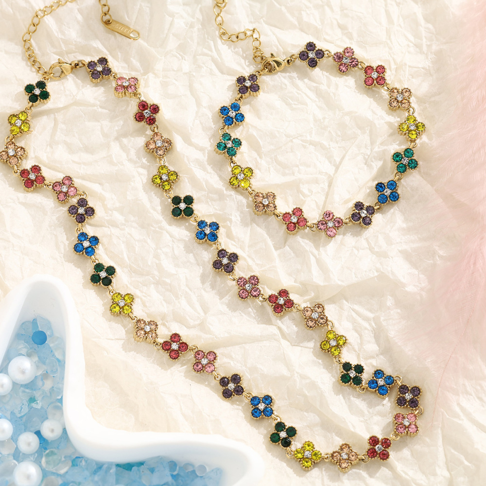 Ensembles De Colliers Pour Femmes, Romantiques Et Élégants, En Acier Inoxydable, Imperméables, Couleur Or, Ornés De Cristaux Et De Motifs De Trèfle. Image3