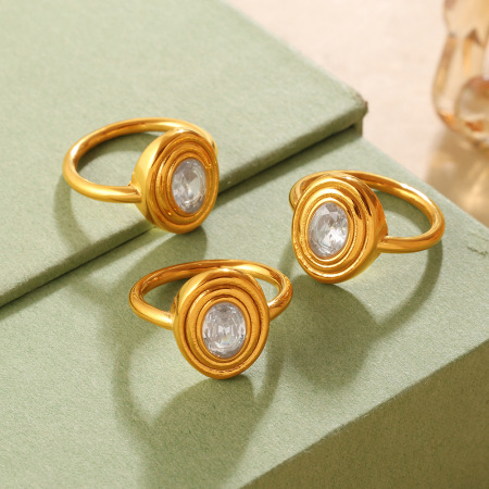 Bague pour femme Simple Daily Circle en acier inoxydable étanche couleur or avec zircon et pierre précieuse